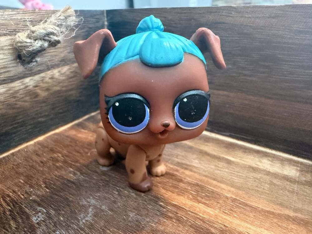 L.O.L. Surprise! Pets Series 3 B.B. Pup Brown Dog Figure